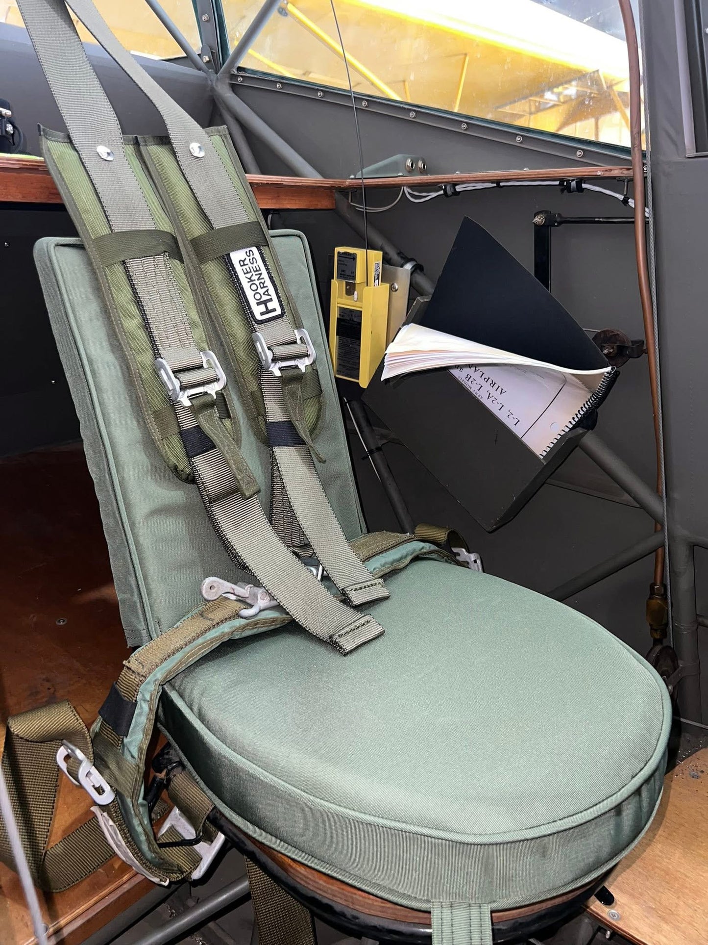 L-2 Grasshopper Back Seat Set